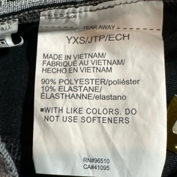 Under Armour black long underwear Boy Sz YXS, EUC. Grey elastic band waist - Picture 10 of 11